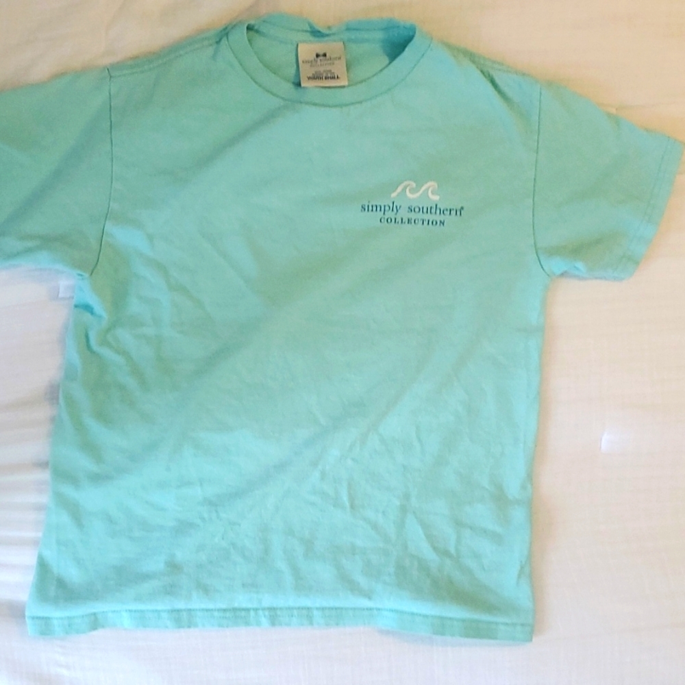 Simply Southern youth small sea turtle shirt.